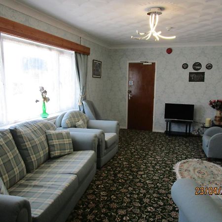 Tremains Guest House Bridgend  Dış mekan fotoğraf