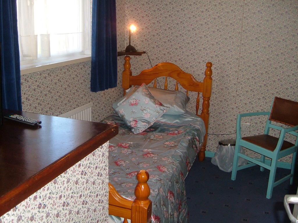 Tremains Guest House Bridgend  Oda fotoğraf