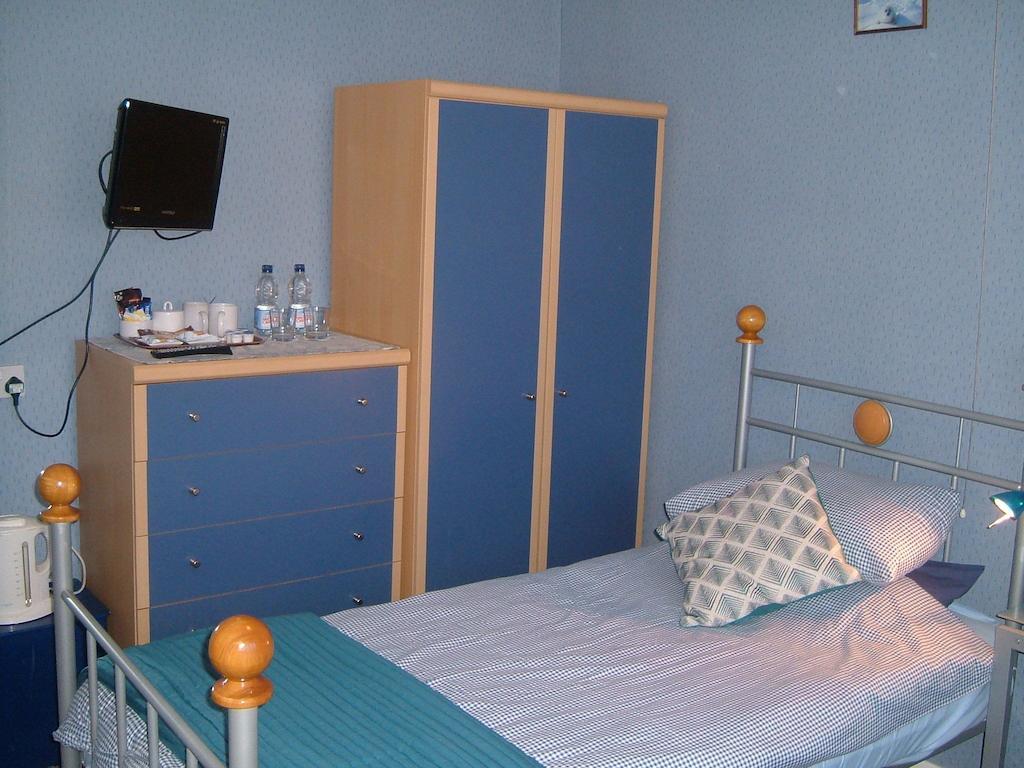 Tremains Guest House Bridgend  Oda fotoğraf