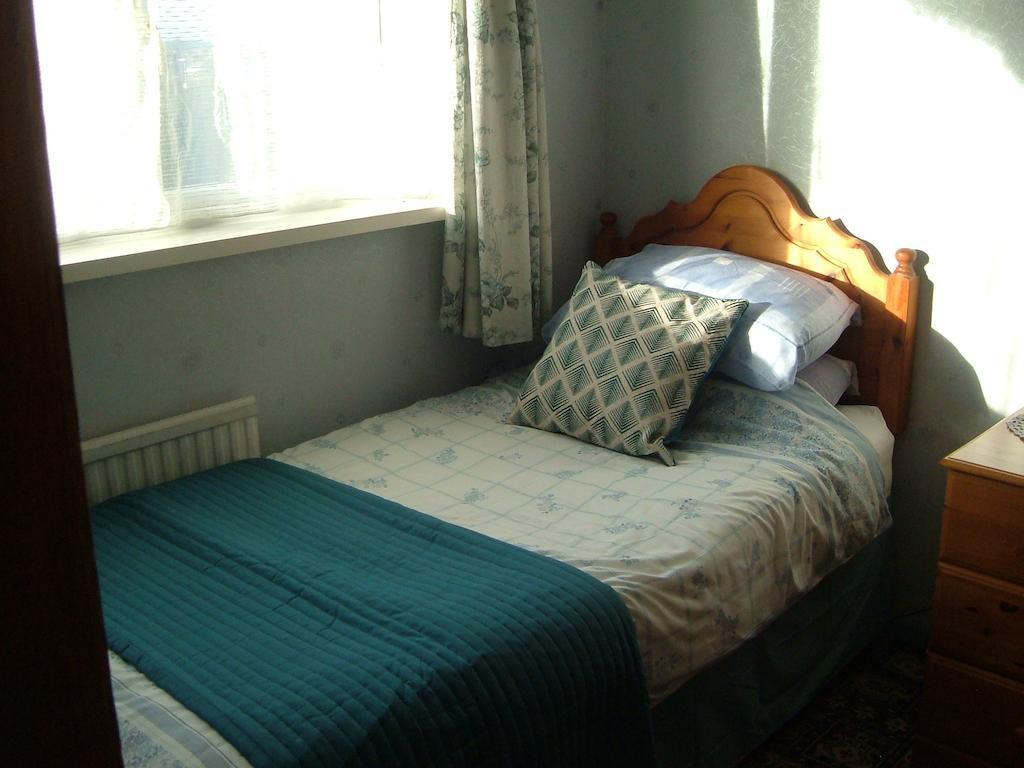 Tremains Guest House Bridgend  Oda fotoğraf