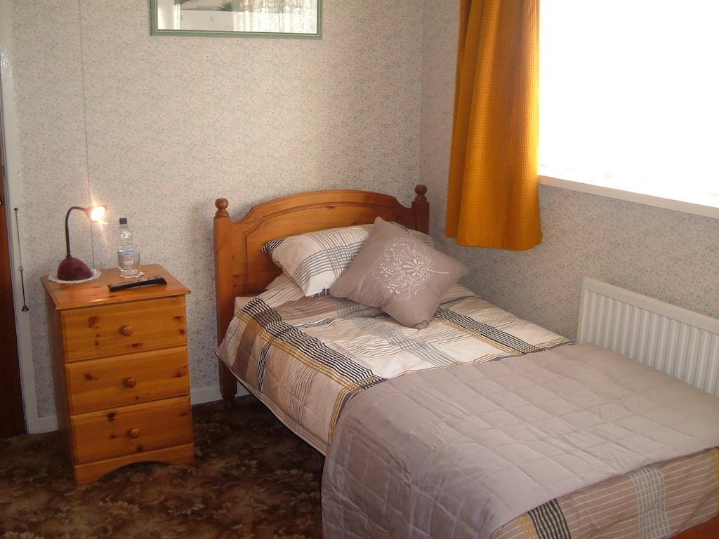 Tremains Guest House Bridgend  Oda fotoğraf